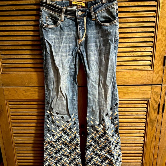 Beautiful BEBE ribbon embroidered jeans - Picture 1 of 8
